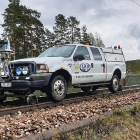 LKO Teknik laser truck waiting for track time